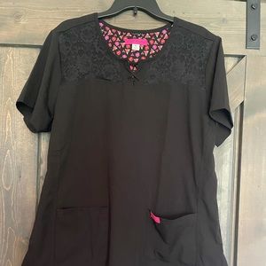 🍩👑gorgeous Betsey Johnson scrub top👑🍩